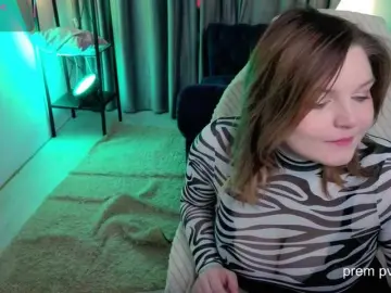 RacieBroom  live sex cam