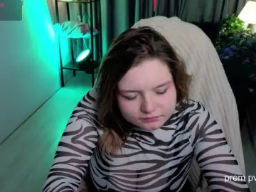 RacieBroom  live sex cam