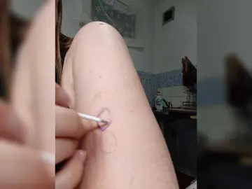Alenushka888  live sex cam