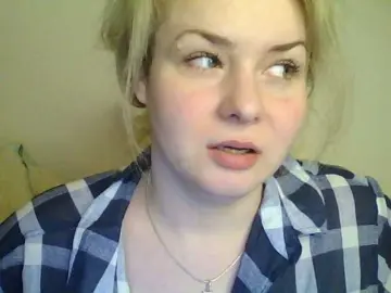 HollyLaPretty  live sex cam