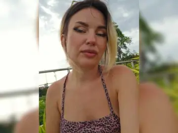 MinniMia  live sex cam