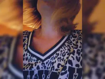 MinniMia  live sex cam