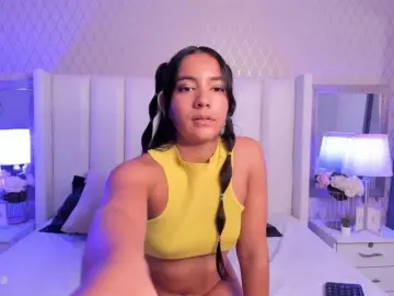 MoraSpring  live sex cam