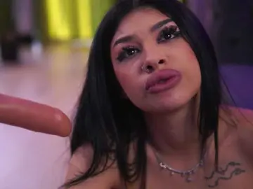 SpicyLeila  live sex cam