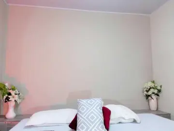 Mhia-paris  live sex cam