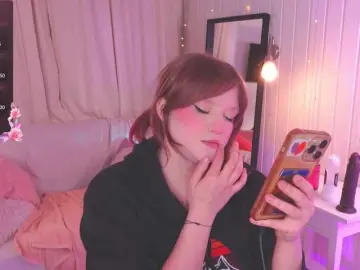 CrazyWine  live sex cam