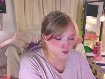 CrazyWine  live sex cam