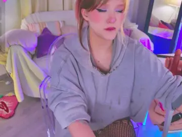 CrazyWine  live sex cam