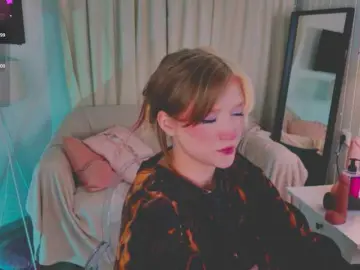 CrazyWine  live sex cam