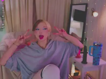 CrazyWine  live sex cam