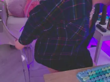 CrazyWine  live sex cam