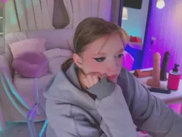 CrazyWine  live sex cam