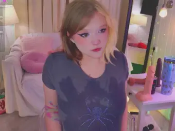CrazyWine  live sex cam