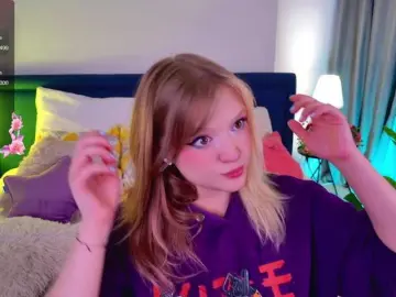 CrazyWine  live sex cam