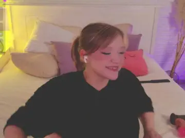 CrazyWine  live sex cam