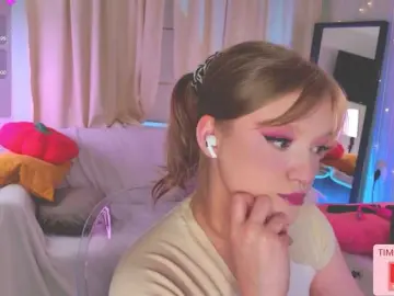 CrazyWine  live sex cam