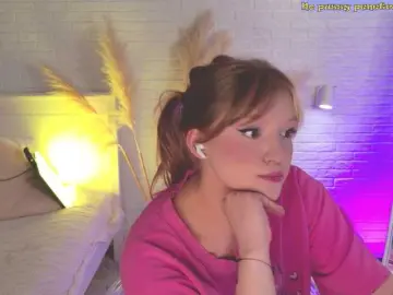 CrazyWine  live sex cam
