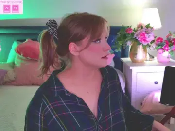 CrazyWine  live sex cam