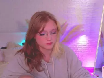 CrazyWine  live sex cam