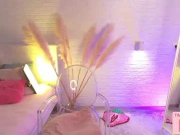 CrazyWine  live sex cam