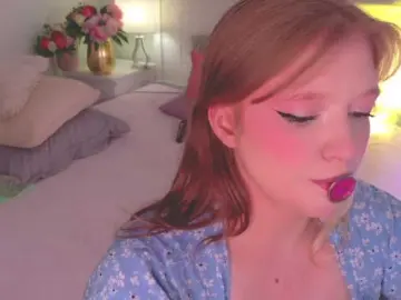 CrazyWine  live sex cam