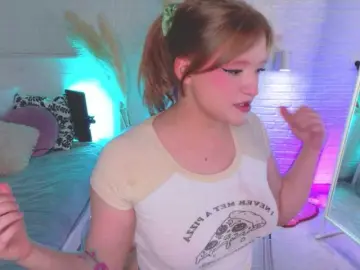 CrazyWine  live sex cam
