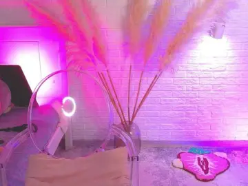 CrazyWine  live sex cam