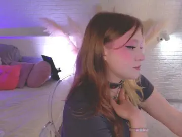 CrazyWine  live sex cam