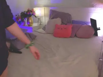 CrazyWine  live sex cam