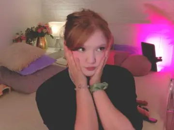 CrazyWine  live sex cam