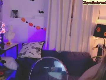 CrazyWine  live sex cam