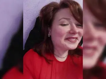 Horny-Lina  live sex cam