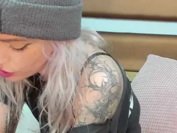KatniseBabe  live sex cam