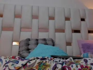NauthyNahomi  live sex cam