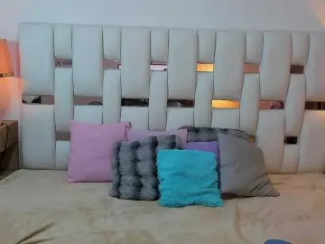 NauthyNahomi  live sex cam