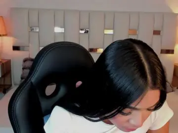 NauthyNahomi  live sex cam