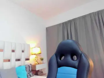 NauthyNahomi  live sex cam