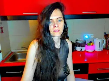 SexQueen11  live sex cam