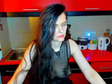 SexQueen11  live sex cam