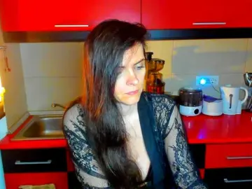 SexQueen11  live sex cam