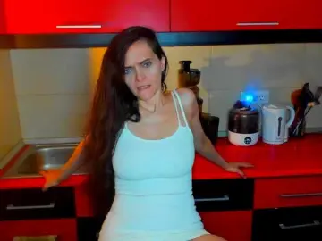 SexQueen11  live sex cam