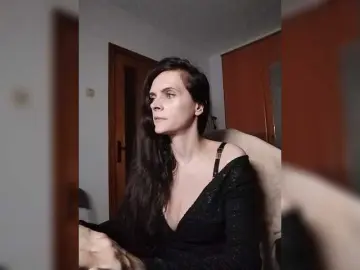 SexQueen11  live sex cam