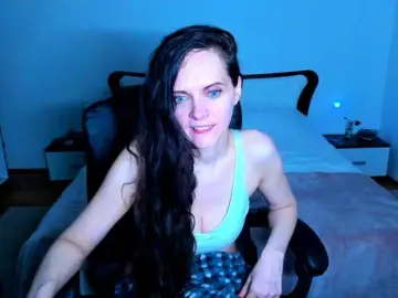 SexQueen11  live sex cam
