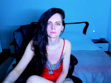 SexQueen11  live sex cam