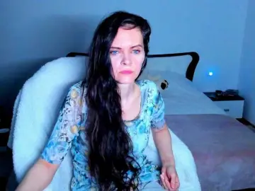 SexQueen11  live sex cam