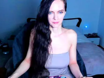 SexQueen11  live sex cam