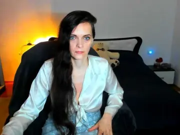 SexQueen11  live sex cam