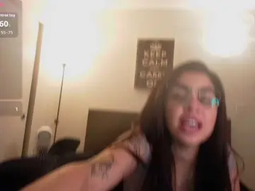 EmeryKinleys  live sex cam