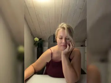 KissTheHill  live sex cam