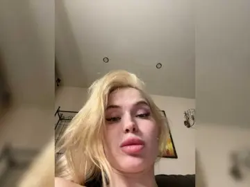 VladaMais  live sex cam